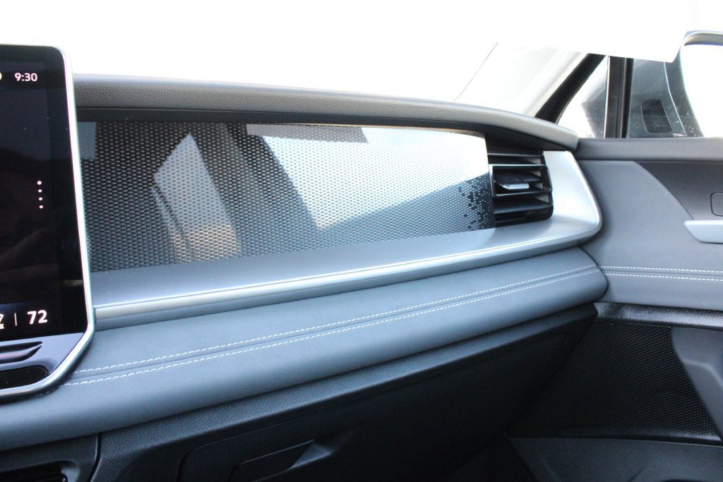 Used 2026 Volkswagen Tiguan SE AWD/4WD image 18