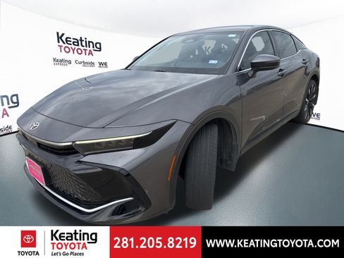 Used 2023 Toyota Crown Platinum image 7