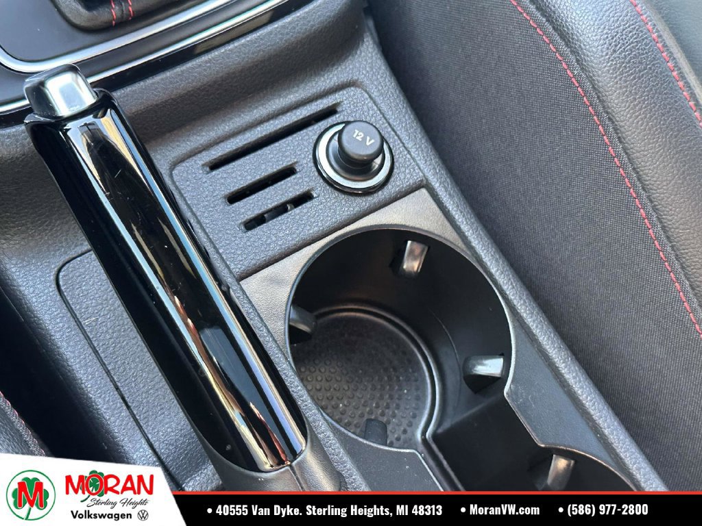 Used 2021 Volkswagen GTI SE FWD image 31