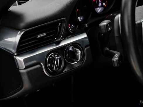 Used 2015 Porsche 911 Carrera image 54