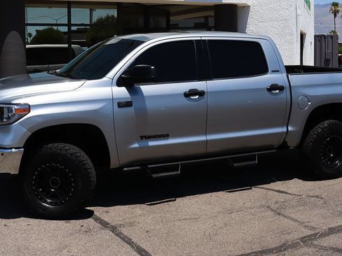 Used 2018 Toyota Tundra Limited w/ Limited Premium Package AWD/4WD image 4