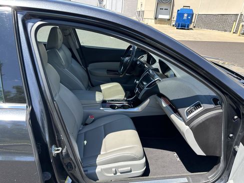 Used 2016 Acura TLX FWD image 18