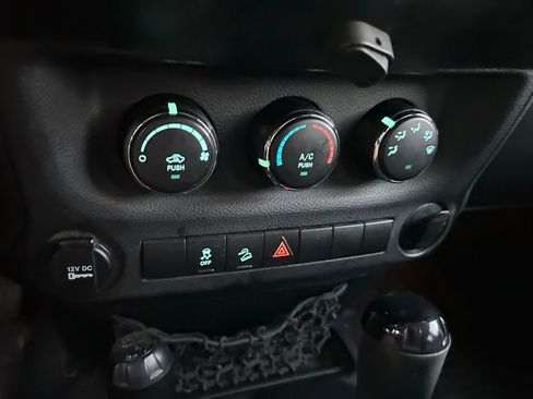 Used 2014 Jeep Wrangler Sport image 23