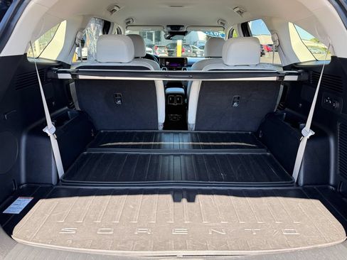 Certified 2023 Kia Sorento SX Prestige AWD/4WD image 12