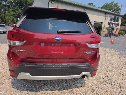 Used 2019 Subaru Forester Touring AWD/4WD image 6