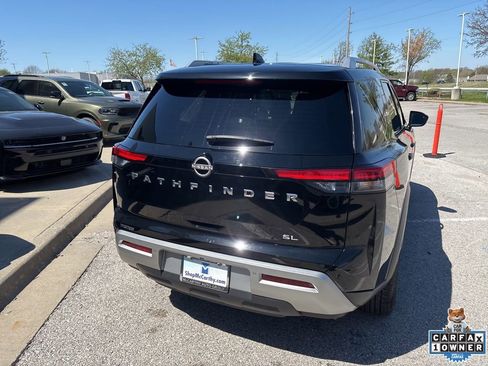 Used 2025 Nissan Pathfinder SL FWD image 24