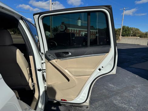 Used 2016 Volkswagen Tiguan R-Line image 23