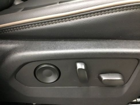 Used 2023 GMC Canyon Denali image 21