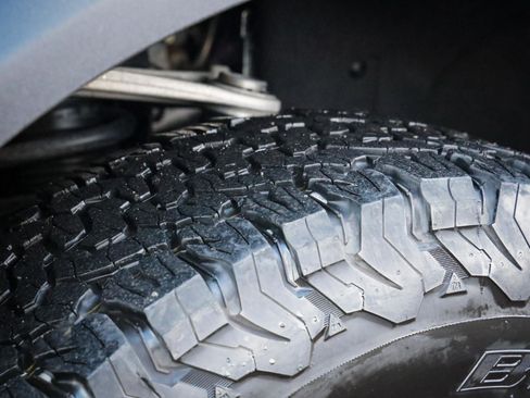 Used 2024 Ford Bronco Badlands image 9