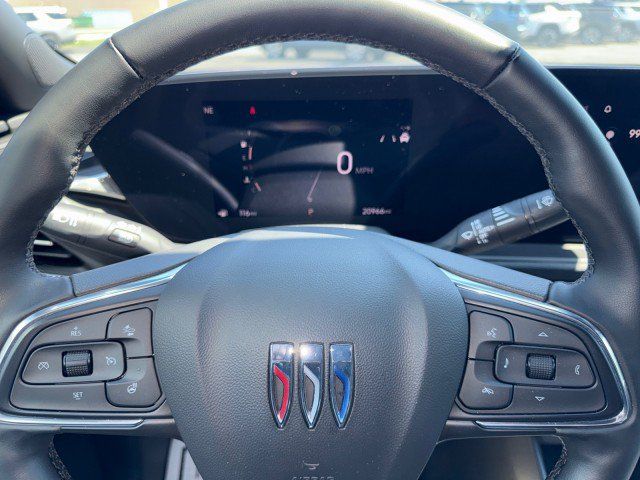 Used 2024 Buick Envista Preferred w/ Convenience I Package FWD image 18