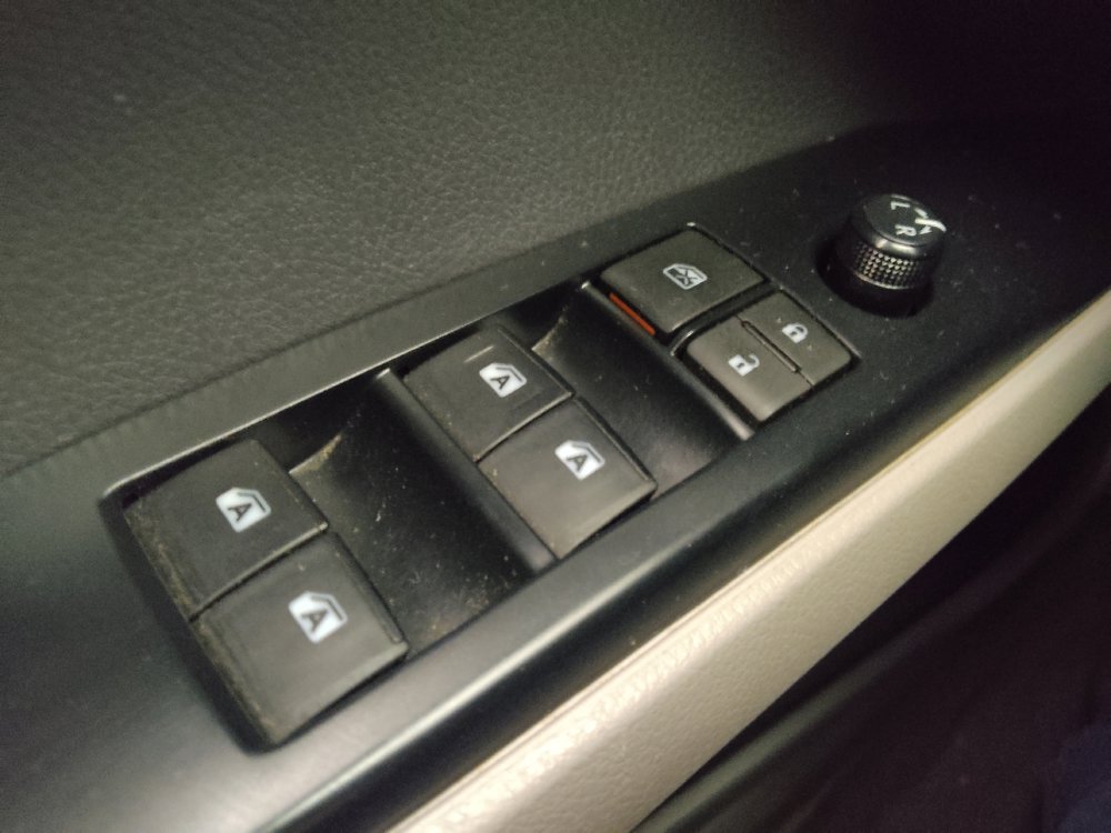 Used 2020 Toyota Camry SE w/ Carpet Mat Package FWD image 27