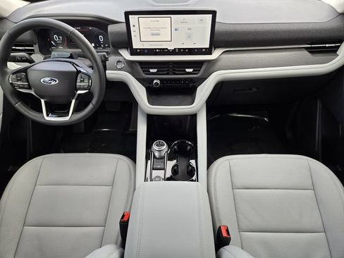 Used 2026 Ford Explorer Platinum w/ LUX Leather Package AWD/4WD image 25