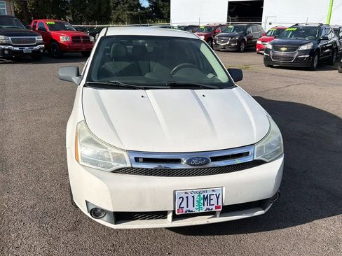 Used 2010 Ford Focus SE image 1