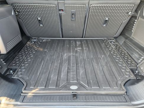 New 2025 Land Rover Defender 110 V8 image 34