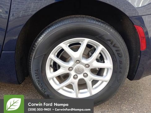 Used 2020 Chrysler Pacifica Touring-L image 30