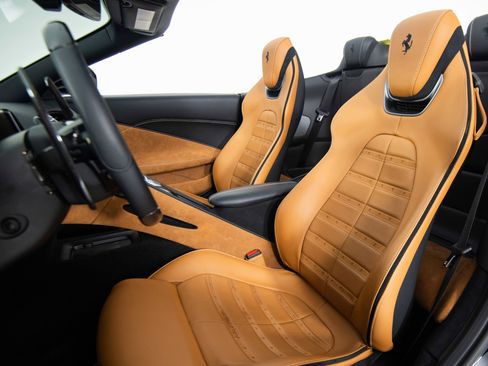 Certified 2024 Ferrari Roma Spider image 34