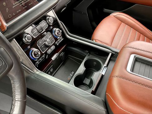 Used 2023 GMC Yukon Denali Ultimate image 14