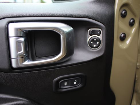 Used 2025 Jeep Wrangler Unlimited Sport S 4xe AWD/4WD image 43