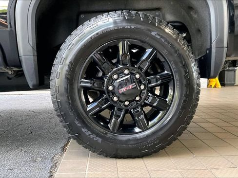 Used 2025 GMC Sierra 2500 AT4 w/ AT4 Premium Plus Package AWD/4WD image 32