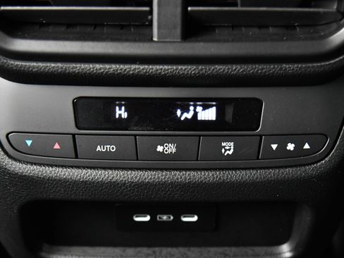 Used 2025 Honda Pilot EX-L image 42