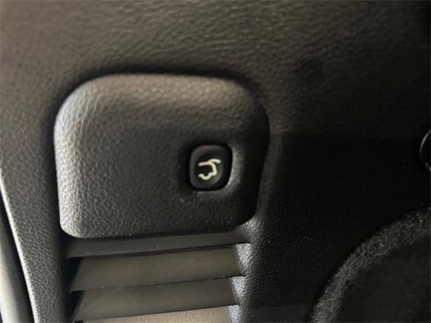 Used 2019 Jeep Grand Cherokee Limited image 20