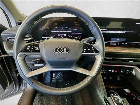 Used 2025 Audi Q5 Premium AWD/4WD image 10