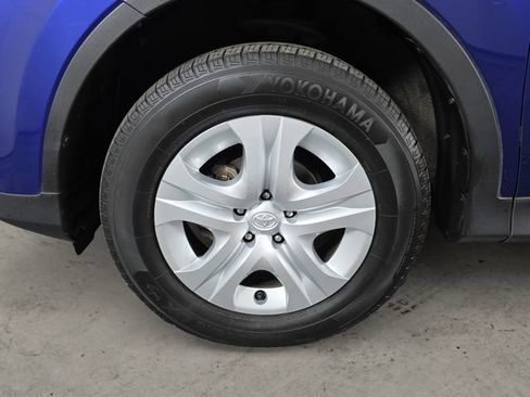 Used 2015 Toyota RAV4 LE AWD/4WD image 9