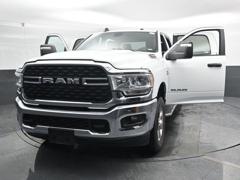 Used 2024 RAM 3500 Big Horn image 52