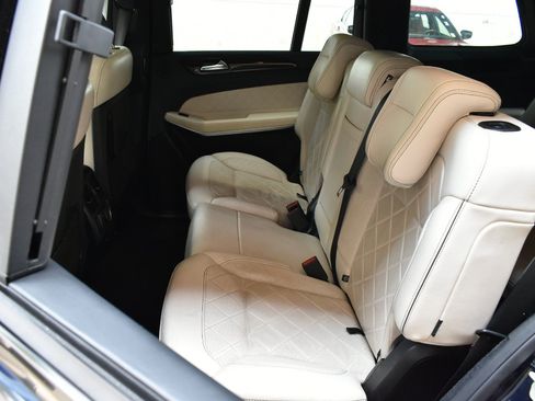 Used 2018 Mercedes-Benz GLS 550 4MATIC image 16
