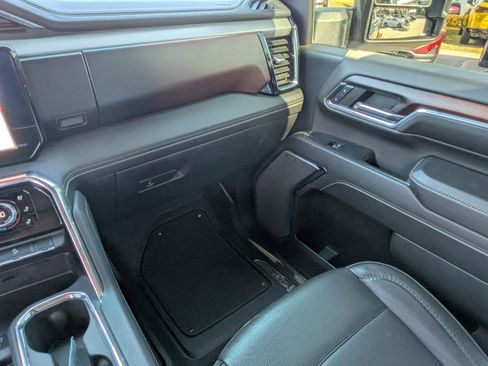 Used 2024 GMC Sierra 2500 Denali w/ Denali Reserve Package image 16