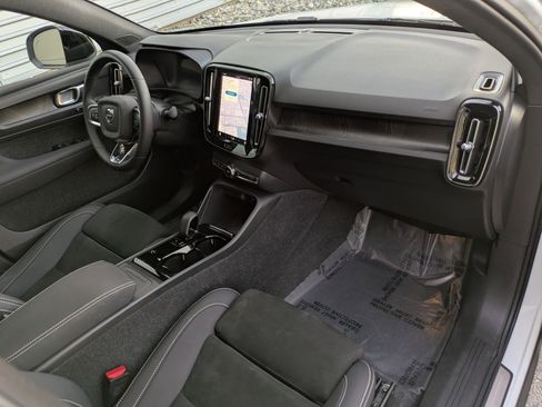 Certified 2023 Volvo C40 P8 Recharge Plus image 33