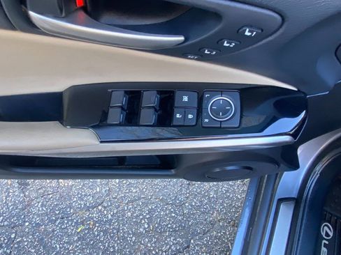 Used 2019 Lexus IS 300 Base AWD 4dr Sedan w/ Navigation Package image 15