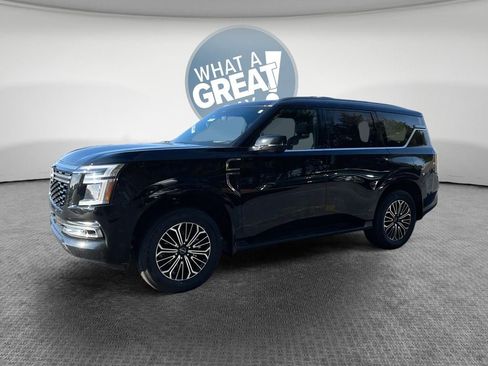 New 2025 Nissan Armada Platinum image 3