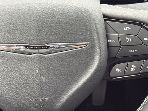 New 2026 Chrysler Pacifica Limited image 22