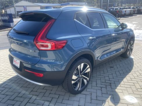 New 2025 Volvo XC40 B5 Plus w/ Protection Package Premier image 4