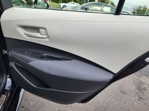 Used 2023 Toyota Corolla LE image 16