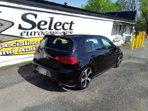 Used 2015 Volkswagen Golf 4-Door FWD image 2