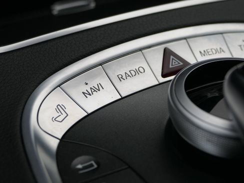 Used 2017 Mercedes-Benz S 550 Sedan image 22