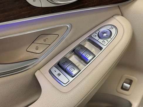 Used 2021 Mercedes-Benz GLC 300 image 11