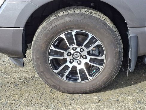 Used 2021 Nissan Titan SV w/ SV Convenience Package image 8