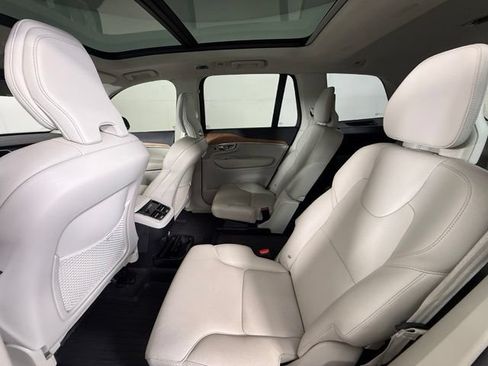 Used 2022 Volvo XC90 T6 Momentum w/ Advanced Package AWD/4WD image 25