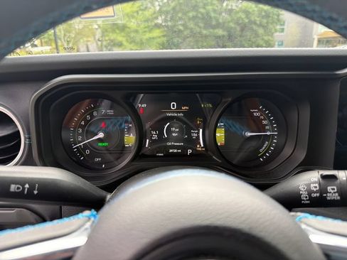 Used 2024 Jeep Wrangler High Altitude AWD/4WD image 33