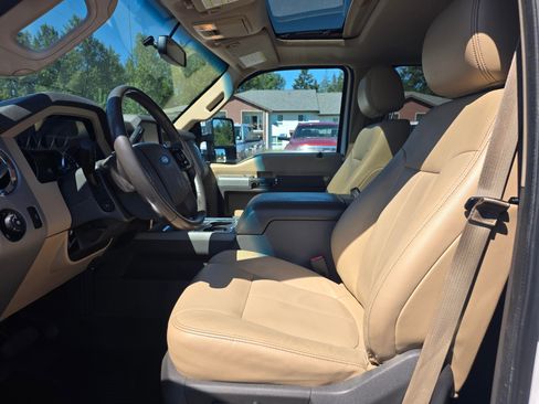 Used 2014 Ford F250 Lariat w/ Lariat Ultimate Package AWD/4WD image 26