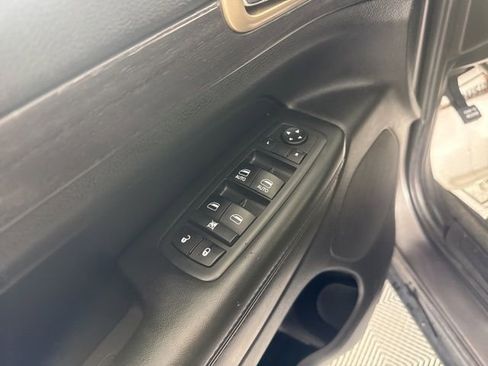 Used 2014 Jeep Grand Cherokee Laredo w/ Security & Convenience Group image 29