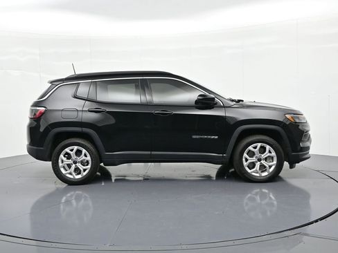 Used 2025 Jeep Compass Latitude w/ Convenience Group image 5