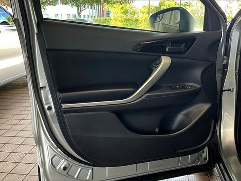 Used 2025 Mitsubishi Eclipse Cross ES image 2