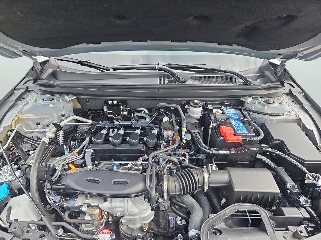 Used 2025 Honda Accord SE image 32