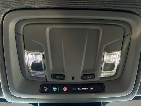 Used 2022 GMC Sierra 1500 Elevation image 37