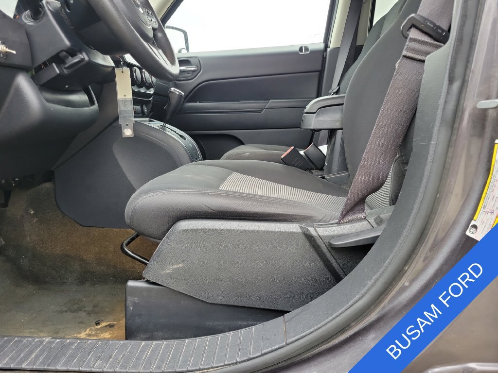 Used 2016 Jeep Patriot Sport w/ Power Value Group AWD/4WD image 16