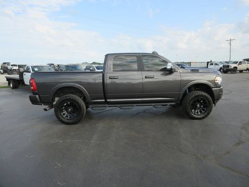 Used 2022 RAM 2500 Laramie AWD/4WD image 4